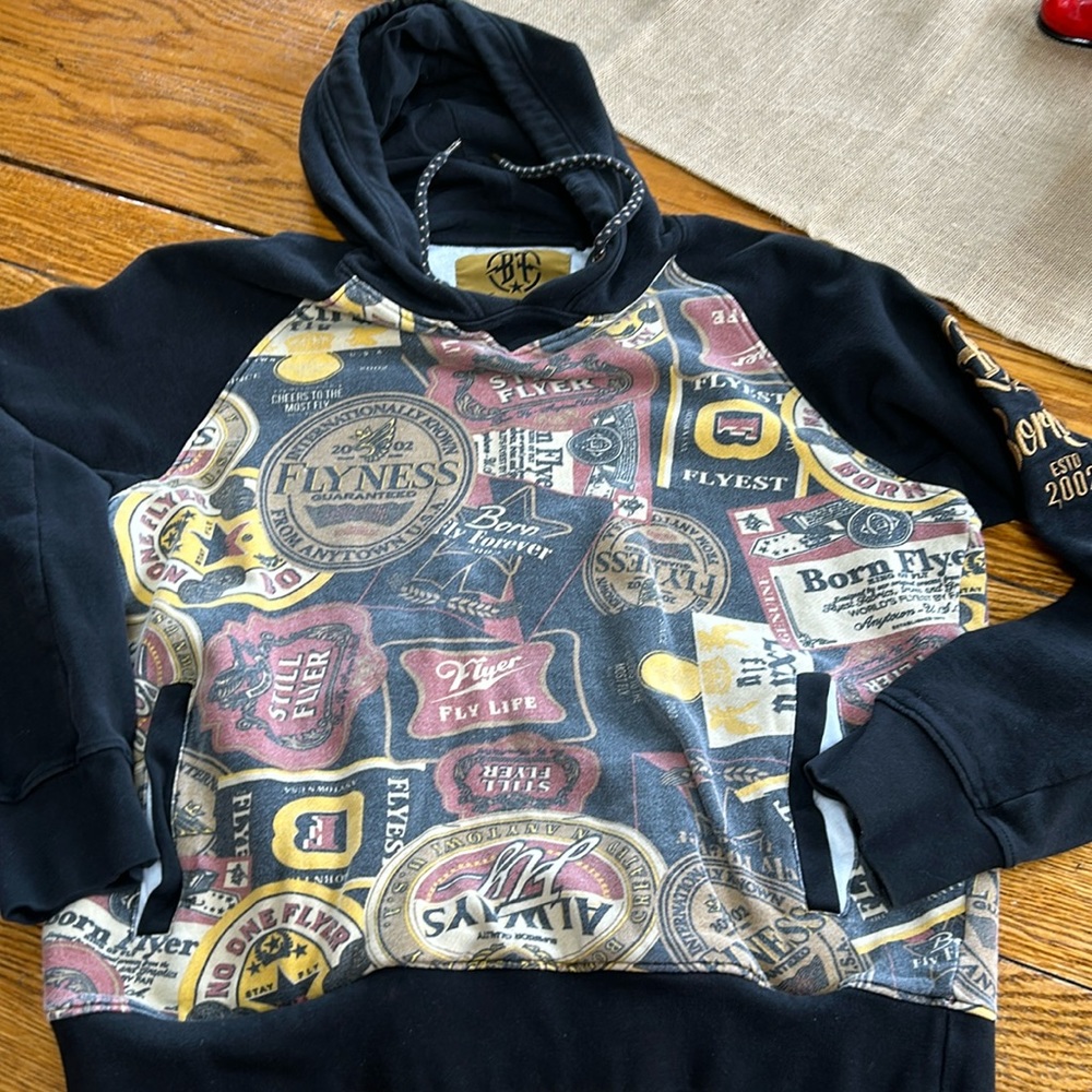 Born Fly men’s beer logo hoodie.  Great condition. Size Large. Cotton.